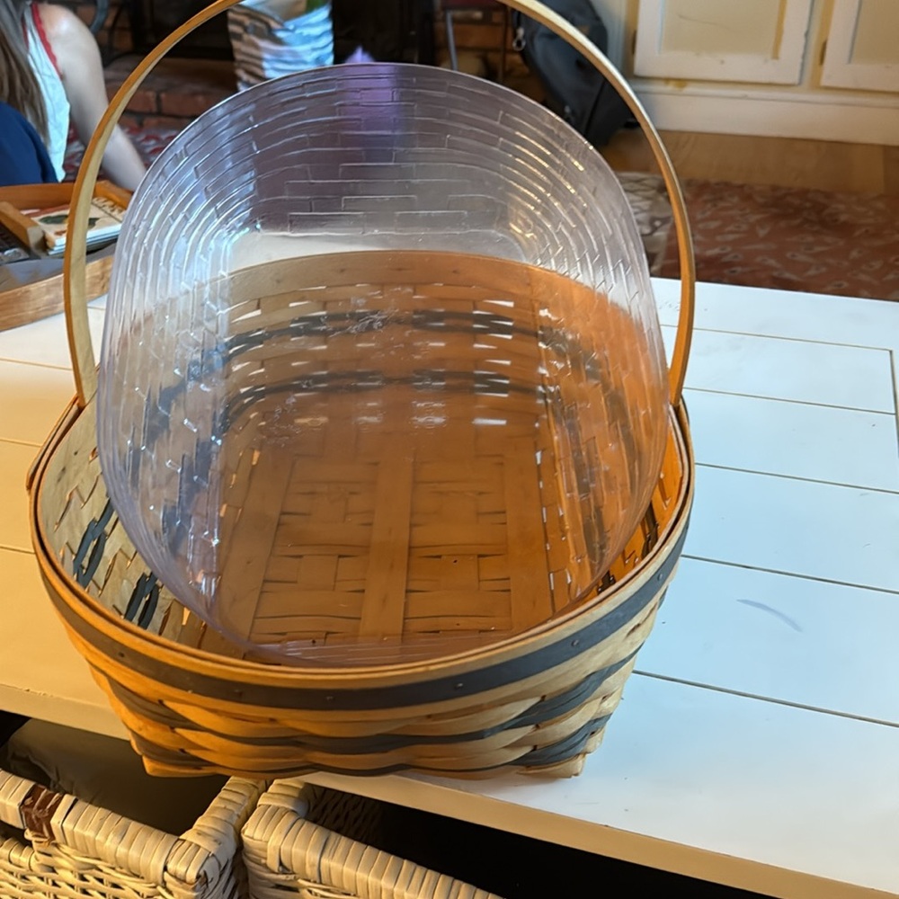 Longaberger Traditions Collection 1998 Edition “Hospitality Basket” - Picture 3 of 4